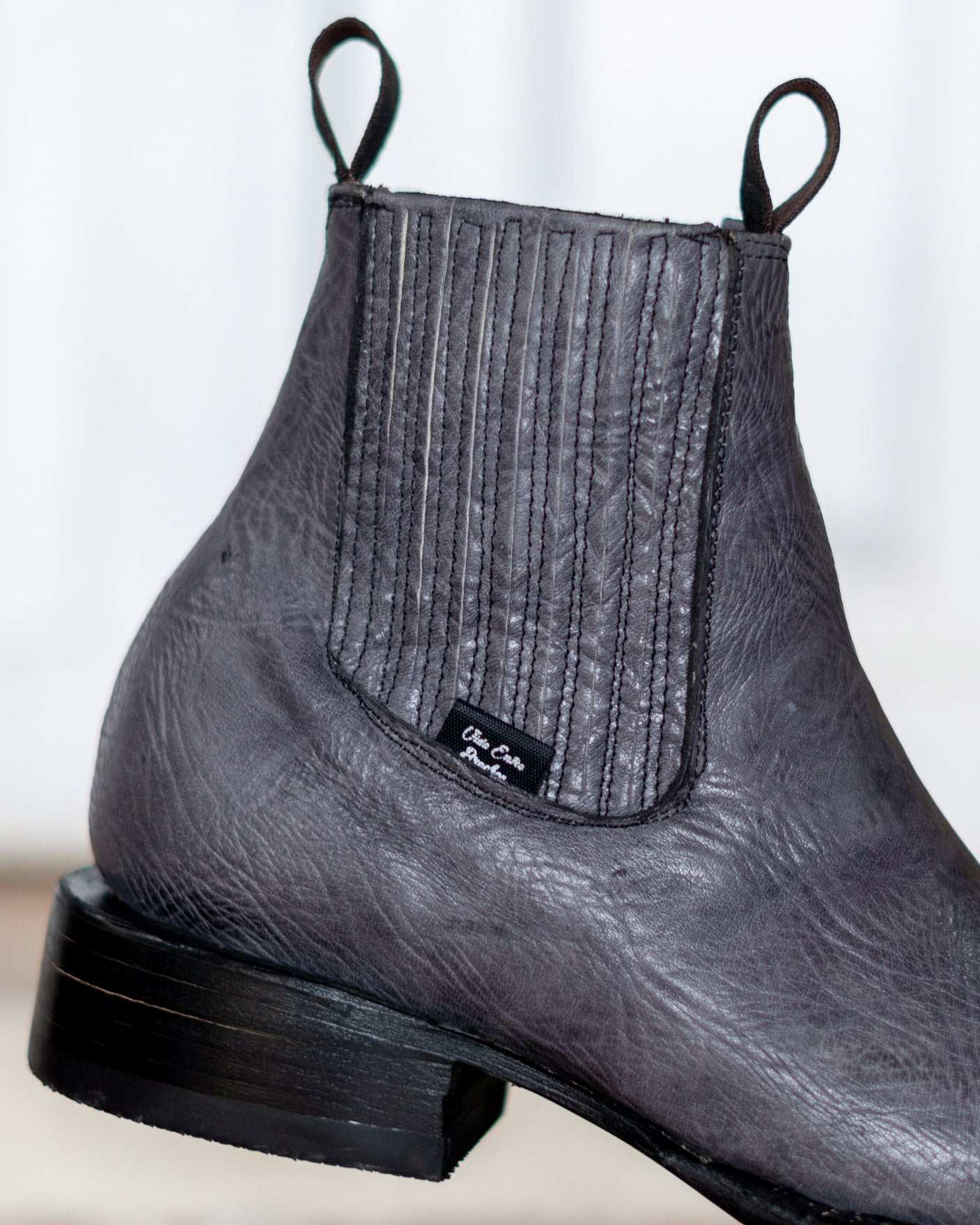 ANGUS - GRIS