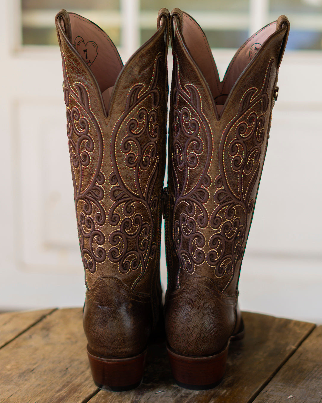 Bota vaquera de mujer chocolate bordado flores