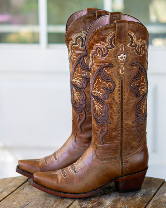 Bota vaquera de mujer cognac bordado mariposa