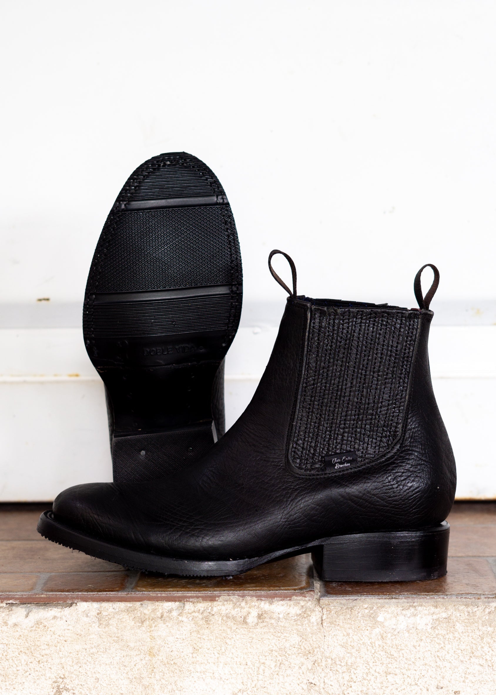 ANGUS DOBLE VIDA - NEGRO