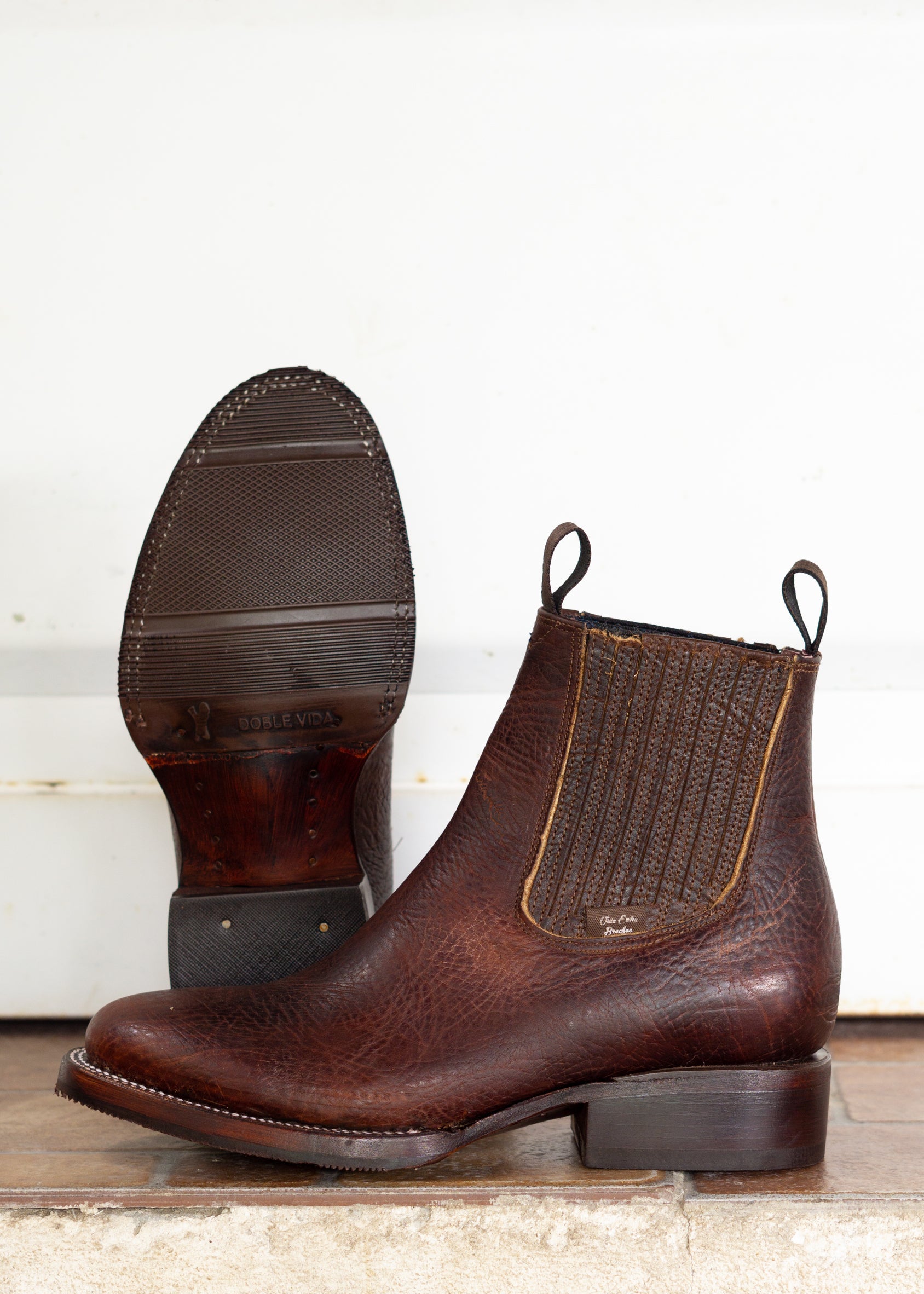 ANGUS - DOBLE VIDA - VINO